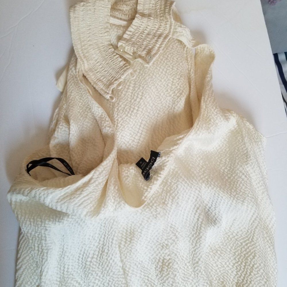 Halter Ruffle Front Tie Blouse - Picture 4 of 4